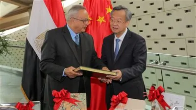 الصين تهدي مكتبة الإسكندرية مجموعة من الكتب في إطار برنامج 