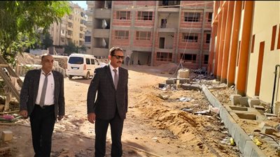 وكيل وزارة التربية والتعليم بالجيزة يتابع إنشاء المدارس التجريبية الجديدة