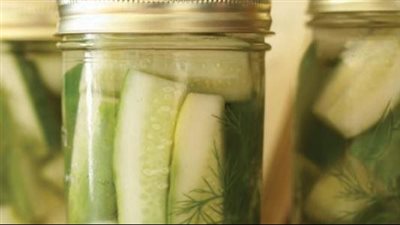 خطوات بسيطة لتحضير مخلل الخيار في المنزل.. الطريقة المثالية لتحضير المخلل المنعش 