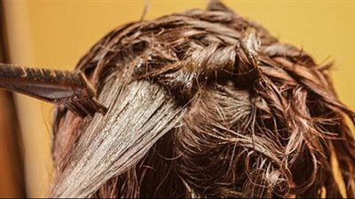 أسرار ونصائح حول وضع الحناء على الشعر.. دليلك لتحقيق أفضل النتائج