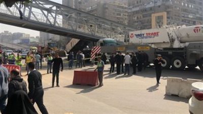 التفاصيل الكاملة لسقوط كوبري مشاة أحمد عرابي واصطدام سيارة نقل به