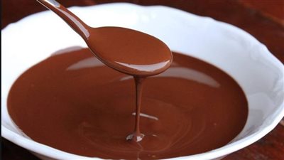 تحفة الحلا.. صوص الشوكولاته بالكريمة - سحر النكهة في وصفة سهلة ولذيذة