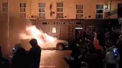 اشتباكات بين الشرطة الإيرلندية ومتظاهرين في دبلن بعد هجوم