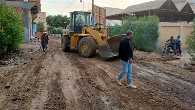 ضمن حياة كريمة.. توصيل خطوط الفيبر وتمهيد الشوارع بقرى دشنا