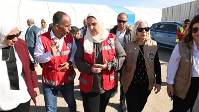 القباج تتابع جهود وخدمات الهلال الأحمر المصري عبر معبر رفح البري