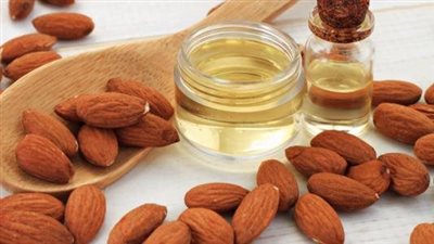  زيت اللوز الحلو والمر فوائد لا حصر لها للبشرة والشعر