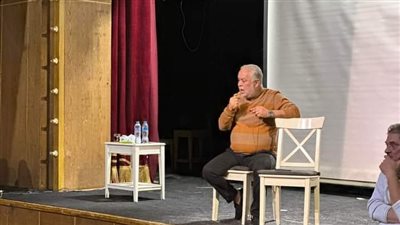 عاجل.. أشرف زكي يمنع التعامل مع مخرج 