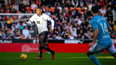 عودة بينيتيز تسرق الأضواء في مباراة فالنسيا وسيلتا فيجو