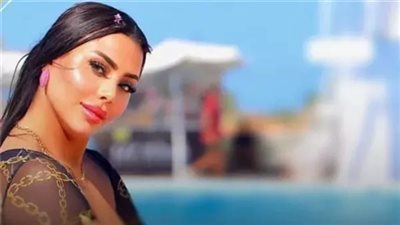 بعباءة سوداء وحجاب.. تأجيل محاكمة الراقصة حورية في تعديها على القيم الأسرية