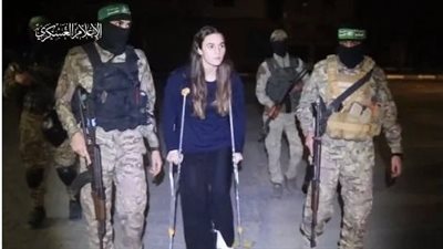 أستاذ بجامعة القدس: وجود أفراد المقاومة أثناء تسليم الأسرى الإسرائيلين رسالة قوية