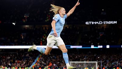 إيرلينج هالاند.. قاطرة بشرية لا تتوقف عن اكتساح الارقام