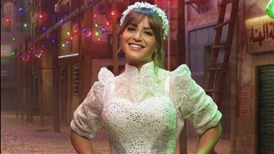 منة فضالي تشارك جمهورها صور من كواليس 