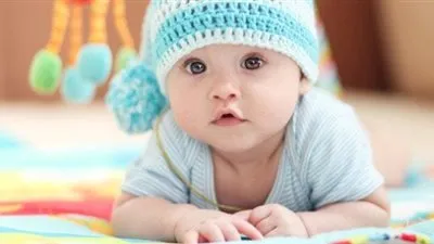 بالتفصيل.. كيف اعرف لون عيون الطفل؟