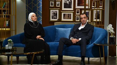 إيهاب توفيق أول الحاضرين لعزاء حماة دعاء فاروق