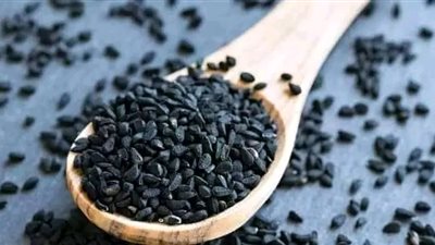 لمنع نمو الخلايا السرطانية..تعرف على الفوائد الطبية المذهلة لاستخدام الحبة السوداء