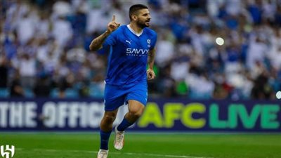 ميتروفيتش يسجل أول أهداف مباراة الهلال والاتحاد