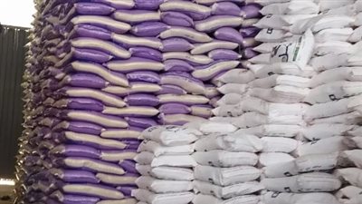 ضبط 63 طن سكر قبل بيعها بالسوق السوداء في المنوفية