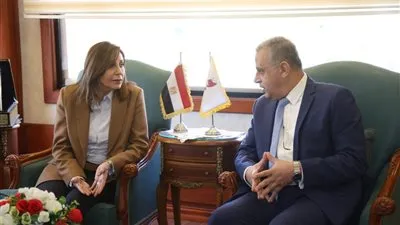  وزيرة الثقافة ومحافظ سوهاج يناقشان خطة عمل المشاريع والفعاليات الثقافية بالمحافظة