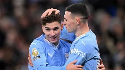 جوليان ألفاريز يحقق رقمًا مميزًا مع مانشستر سيتي خلال لقاء توتنهام