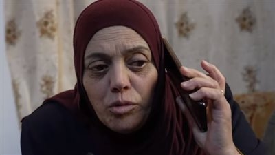 شاهد.. لحظة تواصل طفل فلسطيني مع والدته من مركز تحقيق الاحتلال