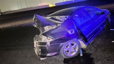 بسبب السرعة الزائدة.. سيارة تخترق سور فيلا بمصر الجديدة 