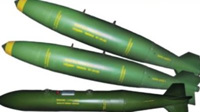 تخترق الخرسانة.. مميزات الذخائر الجوية حافظ المصنوعة محليا (فيديو)