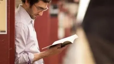 تطوير الذات من خلال التعليم: تأثير التحصيل العلمي على الثقافة الشخصية والاجتماعية