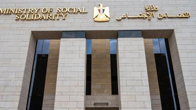 وزيرة التضامن تتابع حادث الطريق الصحراوي بمحافظة المنيا.. وتوجه بصرف 50 ألف جنيه لأسرة كل متوف