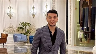 حودة بندق ينشر صورا رومانسية مع زوجته 