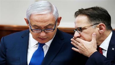 إعلام عبري يكشف عن توتر بمكتب نتنياهو بسبب 