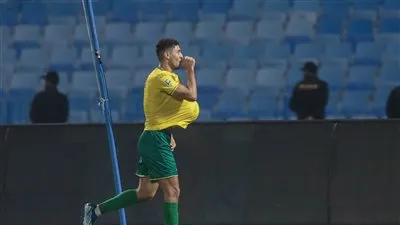 محمد شريف يحرز ثالث أهدافه بدوري روشن في شباك أبها 