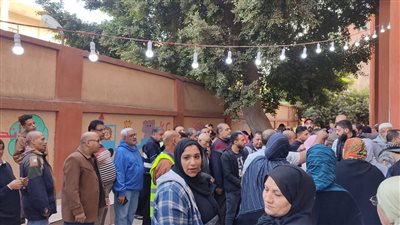 صفوف الناخبين أمام لجان شبرا مصر للإدلاء بأصواتهم في الانتخابات الرئاسية 2024 