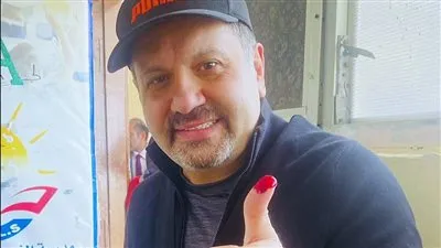 إدوارد يدلي بصوته في الانتخابات الرئاسية 