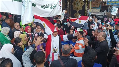 مسيرة حاشدة لجامعة طنطا لحث المواطنين على المشاركة الانتخابية (فيديو)