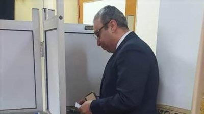 نائب محافظ الغربية يدلي بصوته في الانتخابات الرئاسية (صور) 