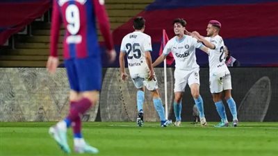 جيرونا يقهر برشلونة برباعية ويتصدر الدوري الإسباني