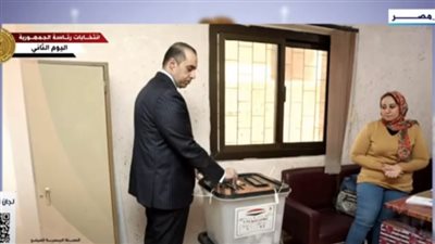 رئيس حملة المرشح السيسي يدلي بصوته في الانتخابات الرئاسية (فيديو)