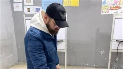 محمد محمود عبد العزيز يدلي بصوته في الانتخابات الرئاسية 