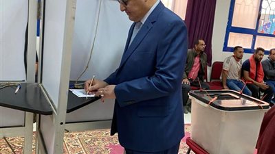  النائب جمال السعيد يدلي بصوته في الانتخابات الرئاسية.. ويؤكد: المشاركة واجب وطني
