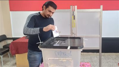 ياسر جلال يهنئ الرئيس السيسي بفوزه في الانتخابات الرئاسية: 'مصر هتعبر أزماتها'