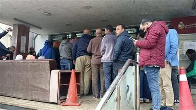 توافد كبار السن والشباب على اللجان الانتخابية في الإسكندرية