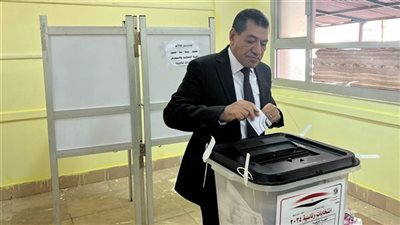  رئيس محكمة استئناف القاهرة يدلي بصوته فى الانتخابات الرئاسية بالتجمع الخامس