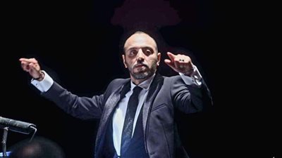 القومية تغني لأم كلثوم بأوبرا الإسكندرية 