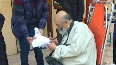 محافظة القليوبية تستجيب لطلب مواطن من ذوي الاحتياجات الخاصة للإدلاء بصوته في الانتخابات 