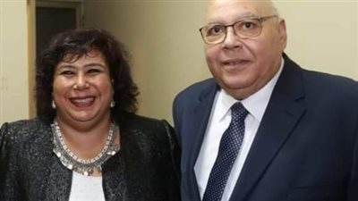 مصطفى مدبولي يقدم واجب العزاء في زوج وزيرة الثقافة السابقة إيناس عبد الدايم 