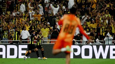 ولا رونالدو ولا ميسي.. بنزيما يقلب الطاولة ويحقق رقما تاريخيا