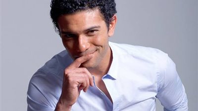 آسر ياسين عن 