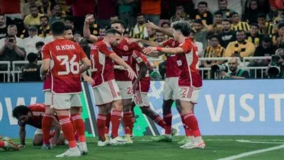 فرحة داخل غرفة الملابس من لاعبي الأهلي بعد تصدي الشناوي ركلة جزاء بنزيما