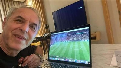 هنا المونديال| لا وقت للراحة.. مارسيل كولر يُعيد مشاهدة مواجهة الأهلي واتحاد جدة