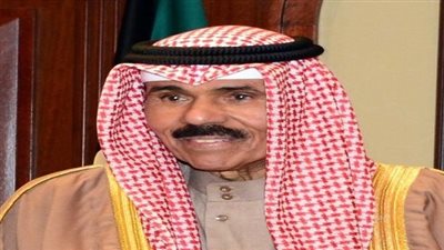 شاهد.. تأثر رئيس الوزراء الكويتي أثناء نعيه وفاة والده الشيخ نواف جابر الأحمد الصباح 